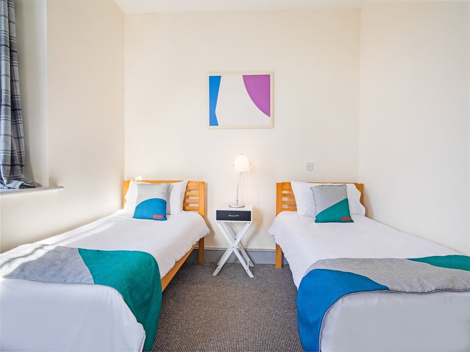 Standard Twin Room, Wembley