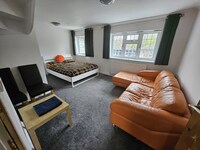 EN_WOR002_Standard Double Room - Shared