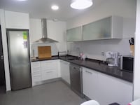 Helle Wohnung an der Küste