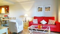 Bright Apartment with Pool Access