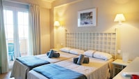 Bright Apartment with Pool Access