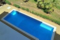 Bright Apartment with Pool Access