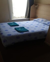 EN_NW028_Standard Single Room