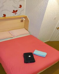 EN_NW028_Standard Single Room