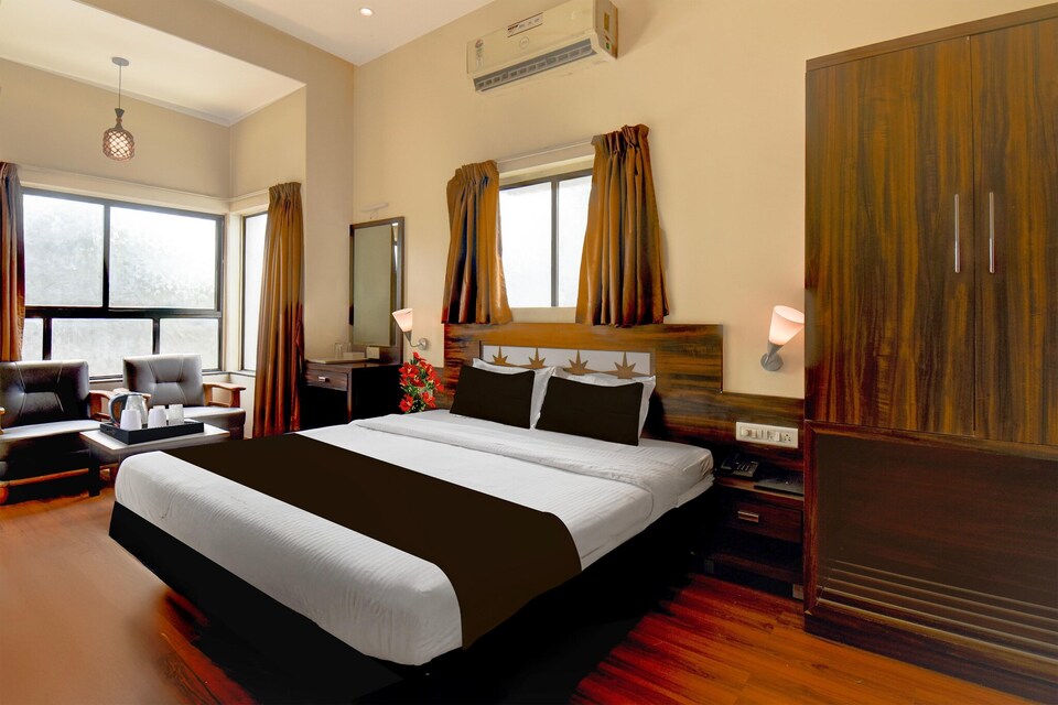 Townhouse Oak Sinhgad Road Crossway, Pune