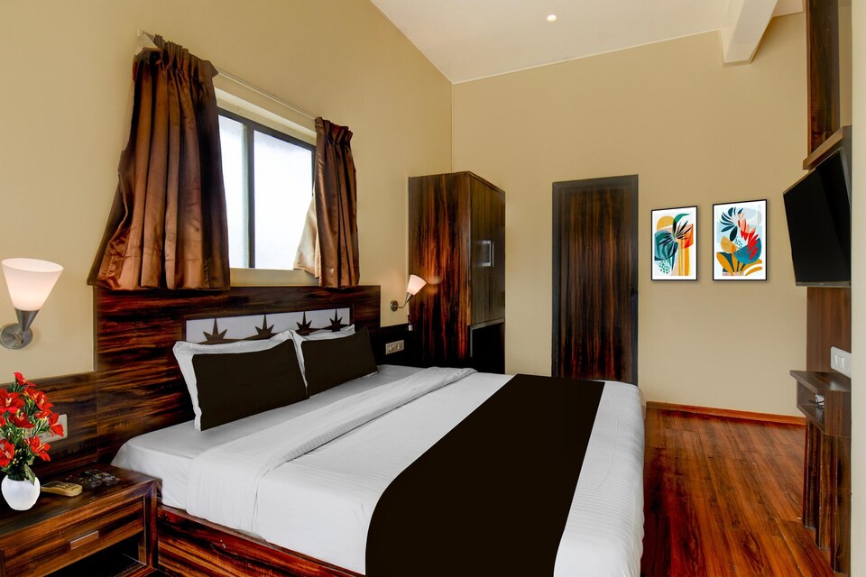 Townhouse Oak Sinhgad Road Crossway, Pune