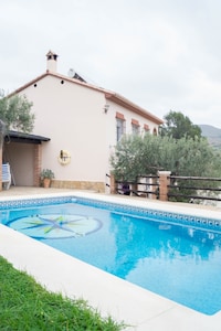 Villa rústica en Alora con Piscina