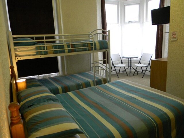 EN_NW028_Standard Family of 3 Room