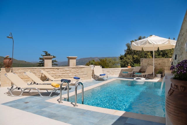 Evergreen Villa nestled on the outskirts Patsos
