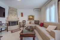 Evergreen Villa nestled on the outskirts Patsos