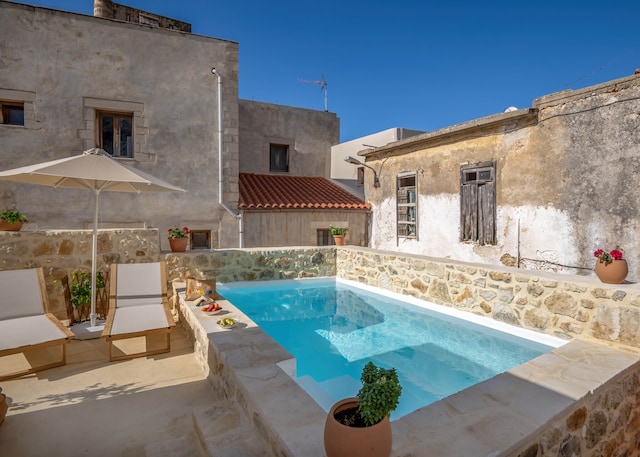 Authentieke Maroulas Villa met zwembad