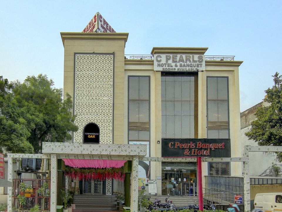 Townhouse Oak Hotel C Pearls, New Delhi