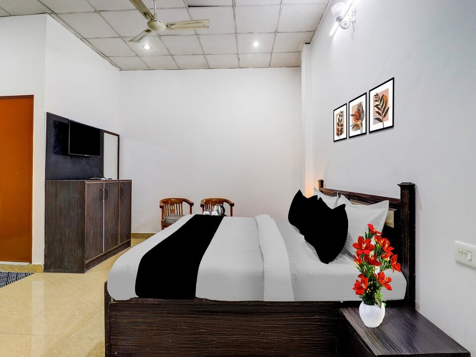 Classic Bhagwan Guest House, Dehradun
