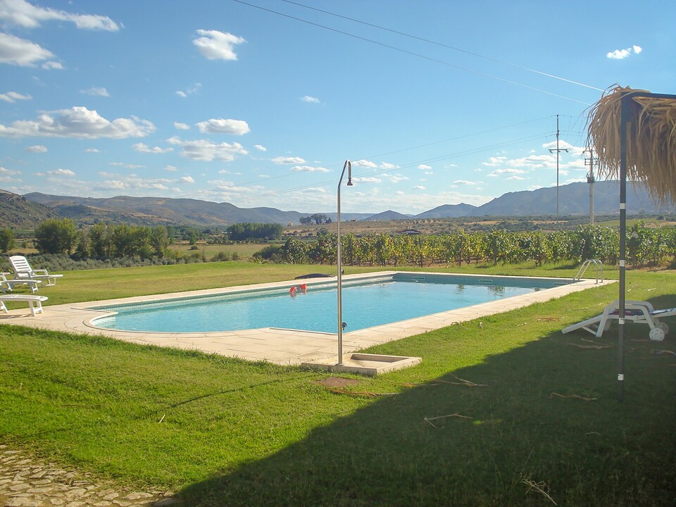 Holiday home on estate with vineyards, olive groves and swimming pool, Vila Flor