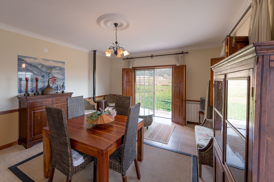 Cozy Cottage with Swimming Pool, Vila Flor