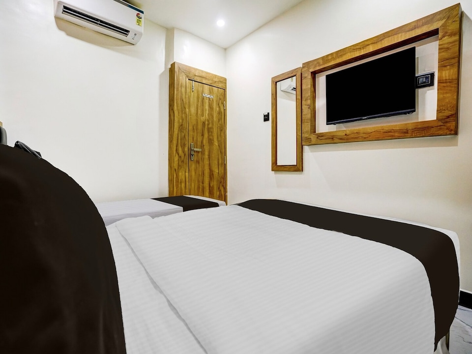 Classic Hotel Kharsubway, Mumbai