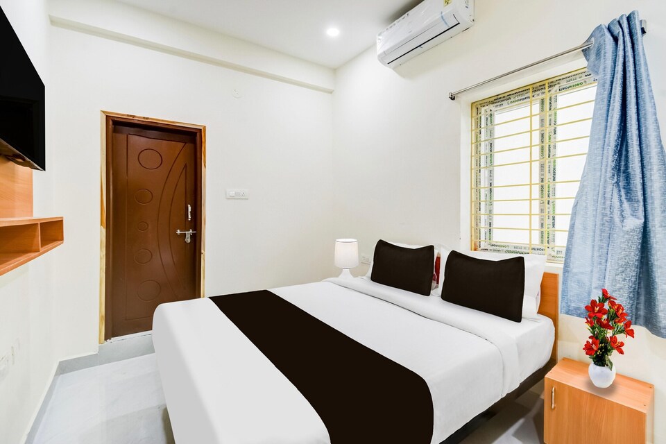 Townhouse Oak LB Metro Station, Hyderabad