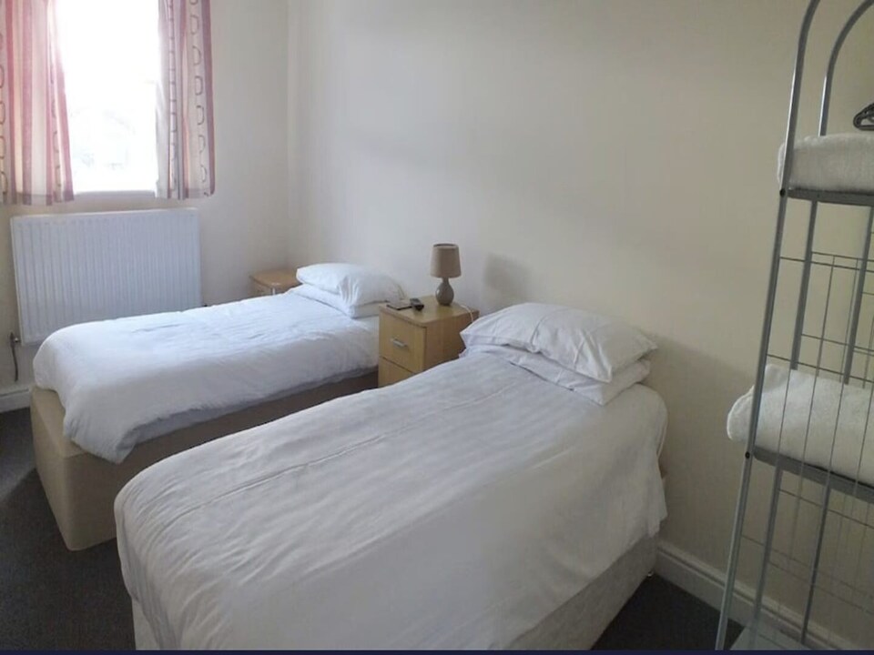 Standard Triple Room - Shared, Manchester