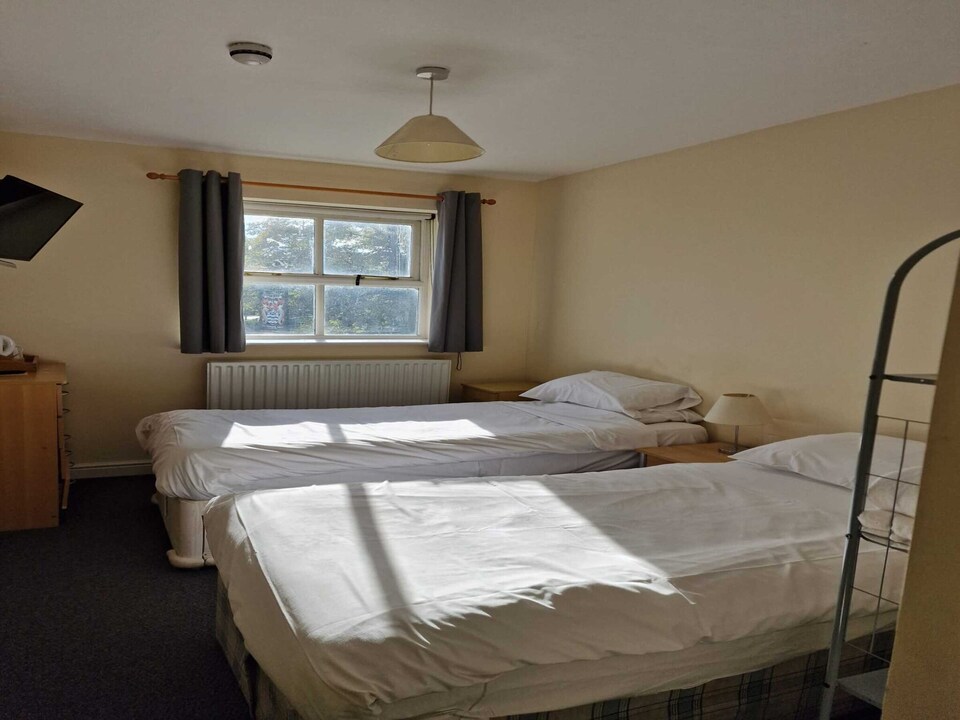 Standard Triple Room - Shared, Manchester