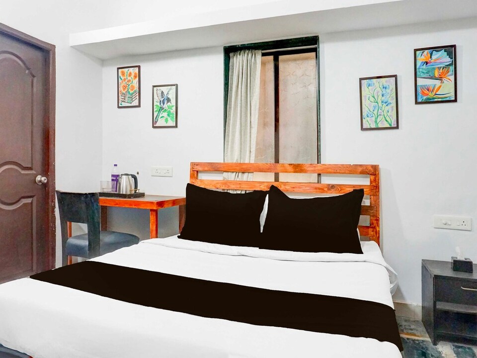 Hotel O Baner Near Mumbai Pune Highway, Pune