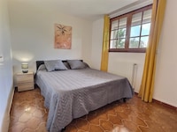 Villa mit Pool für 10 Gäste