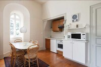 Alojamiento en el castillo: 1 dormitorio y 4 plazas con acceso a la piscina y al parque