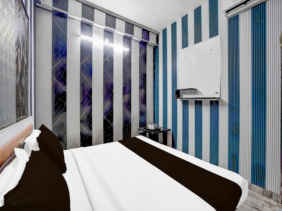 Collection O Sector 121 Gaur City Mall Noida, Noida