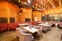 Super Townhouse Oak Silver City Chowk Formerly HW Residency
