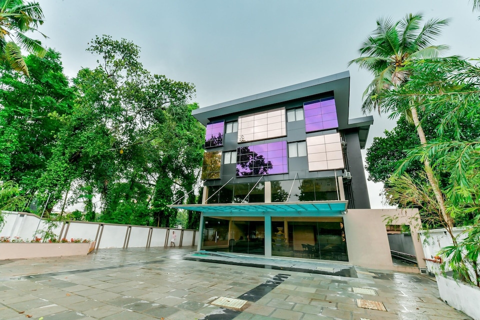 Super Townhouse Edassery Blue Bells, Angamaly
