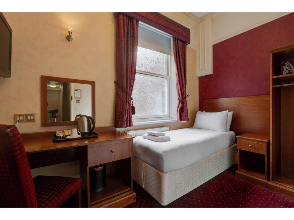Standard Single Room, Liverpool