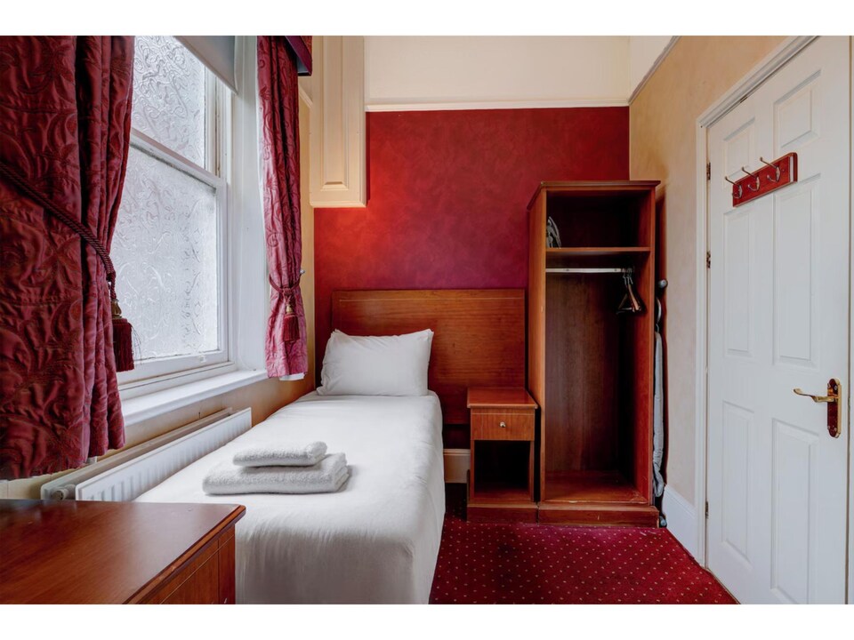 Standard Single Room, Liverpool
