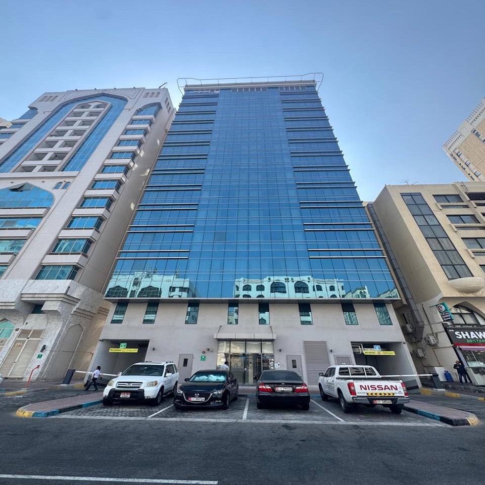 Modern Deluxe 1-Bedroom in Downtown | Stylish, Abu Dhabi