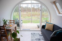 Leuke Tiny Home gelegen naast een eigen voedselbos