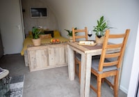 Leuke Tiny Home gelegen naast een eigen voedselbos