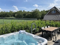 Lakeside Wellness Bungalow with Hot Tub