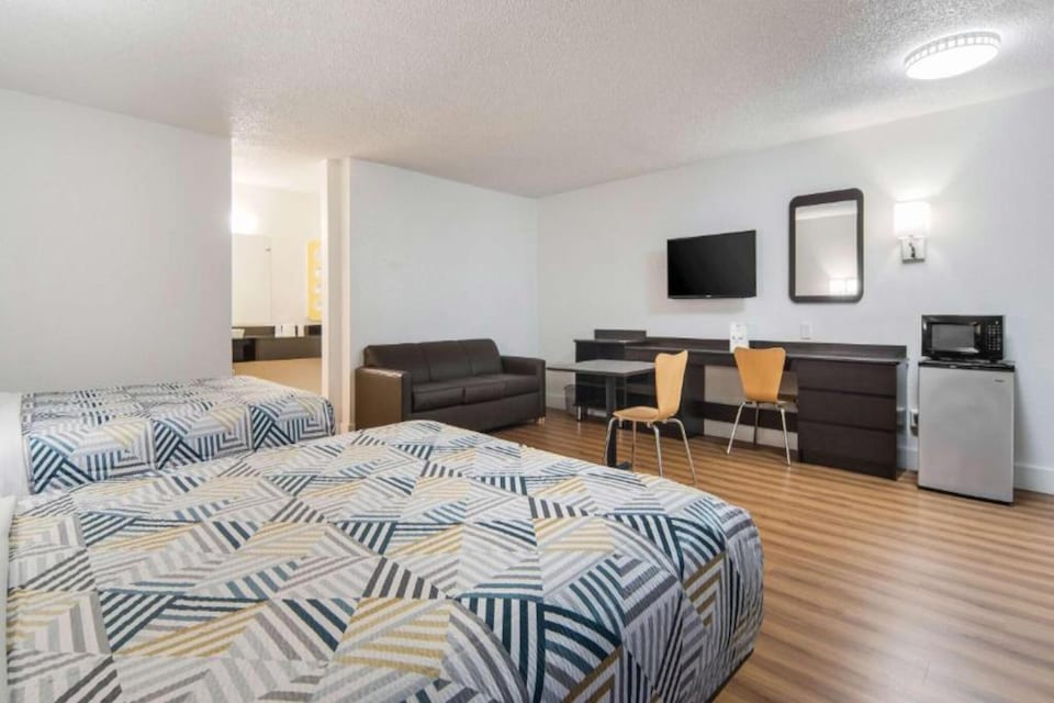 2 Queen Beds | Mobility Accessible Tub Nsmk, Addison