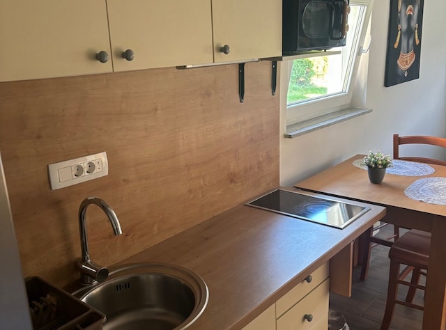 Meadow Tranquil Apartments with Evergreen Garden - Studio Apartment