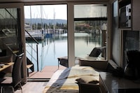 The Seaborn Residence - Two Bedroom Floating House