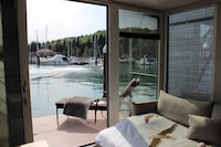 The Seaborn Residence - Two Bedroom Floating House