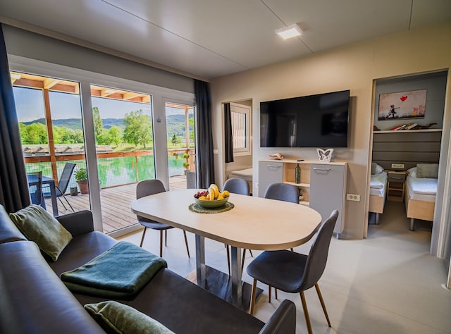 Three Bedroom Mobile Home 15/021