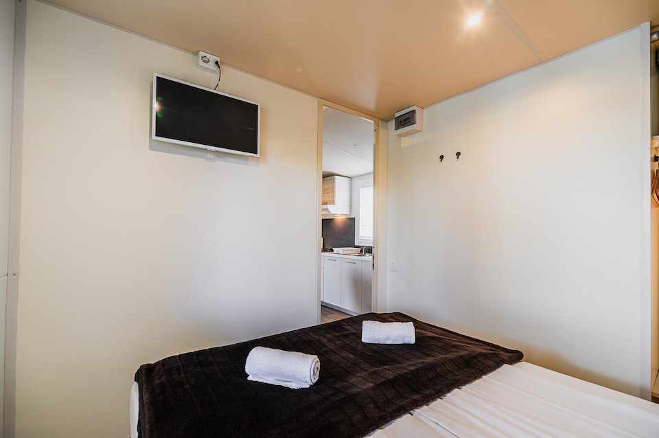 Three Bedroom Mobile Home with Lake View (owner 2)