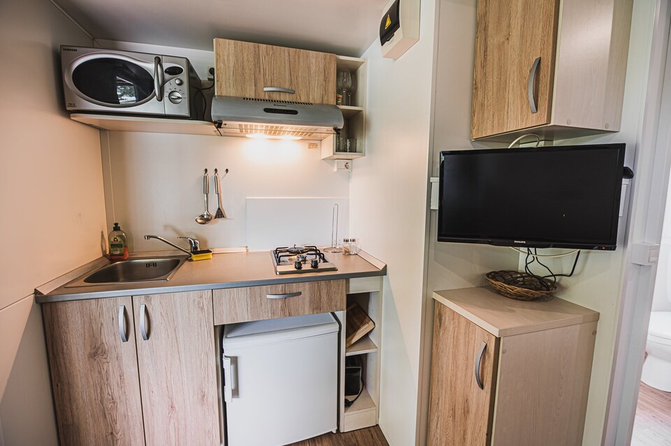 One Bedroom Mobile Home with Lake View (owner 5)