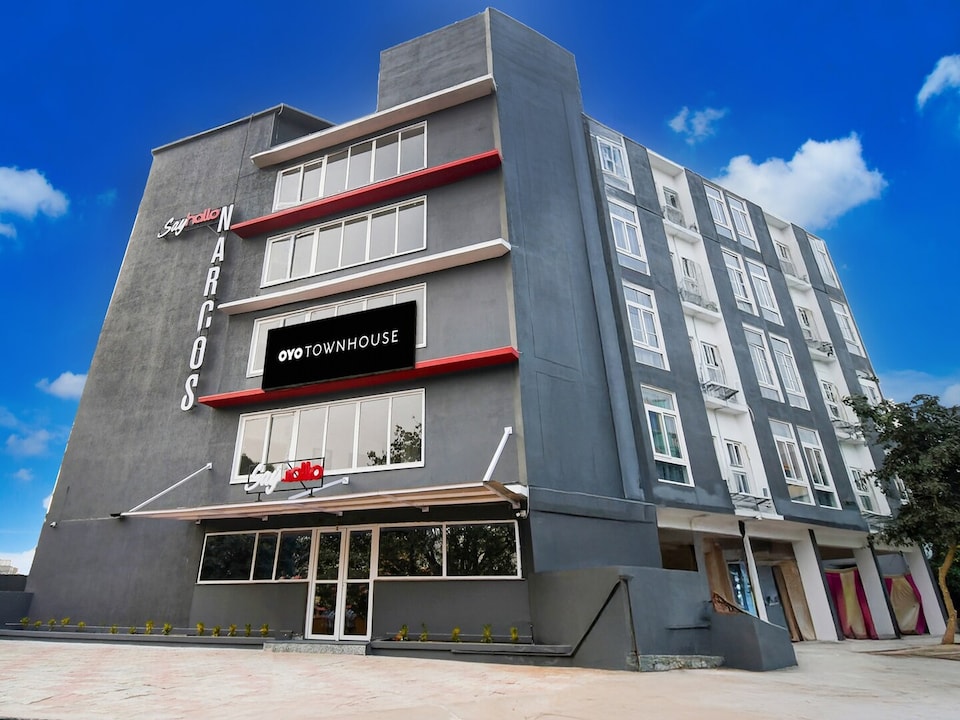 Collection O Sayhallo Narcos, Bhubaneswar