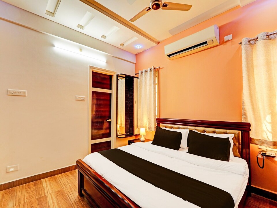 Collection O Q Suites Madhapur, Hyderabad