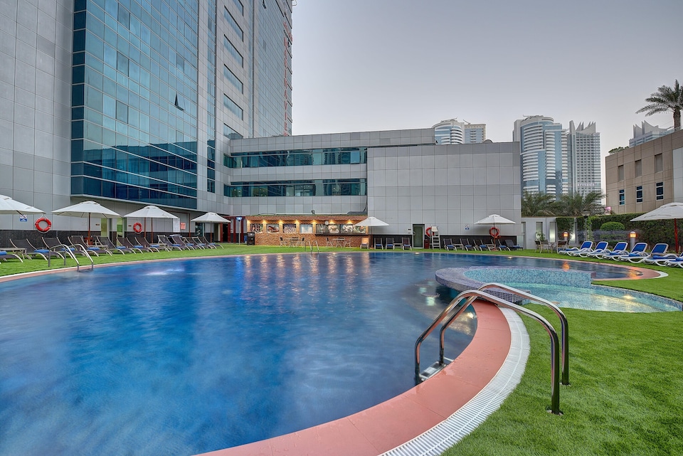 Elegant Deluxe Studio Twin Apt. with Marina View, Dubai