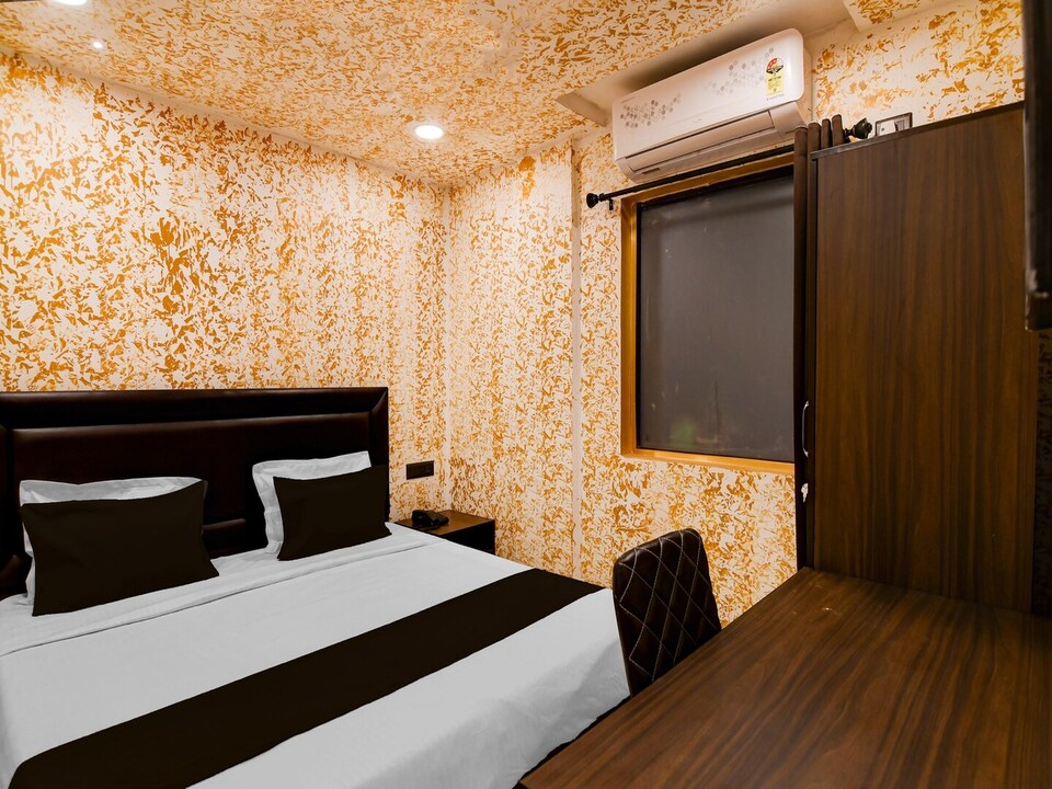 Townhouse Oak Moulali Terminal Creek Row, Kolkata