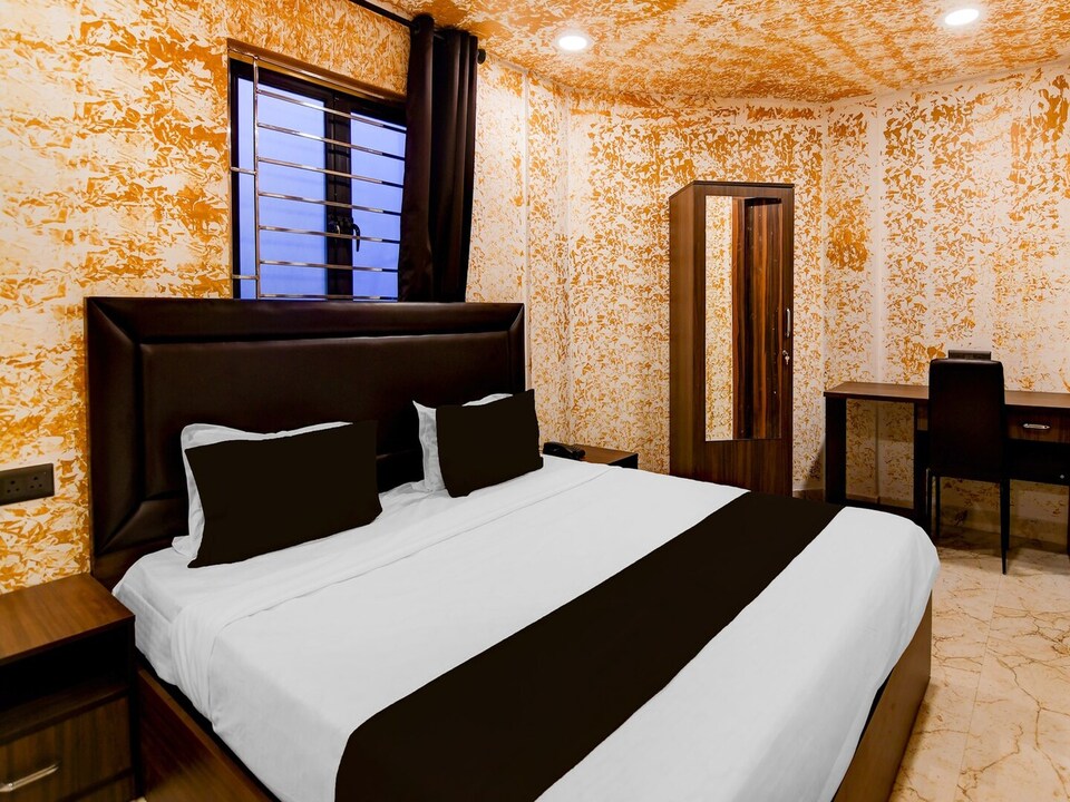Townhouse Oak Moulali Terminal Creek Row, Kolkata
