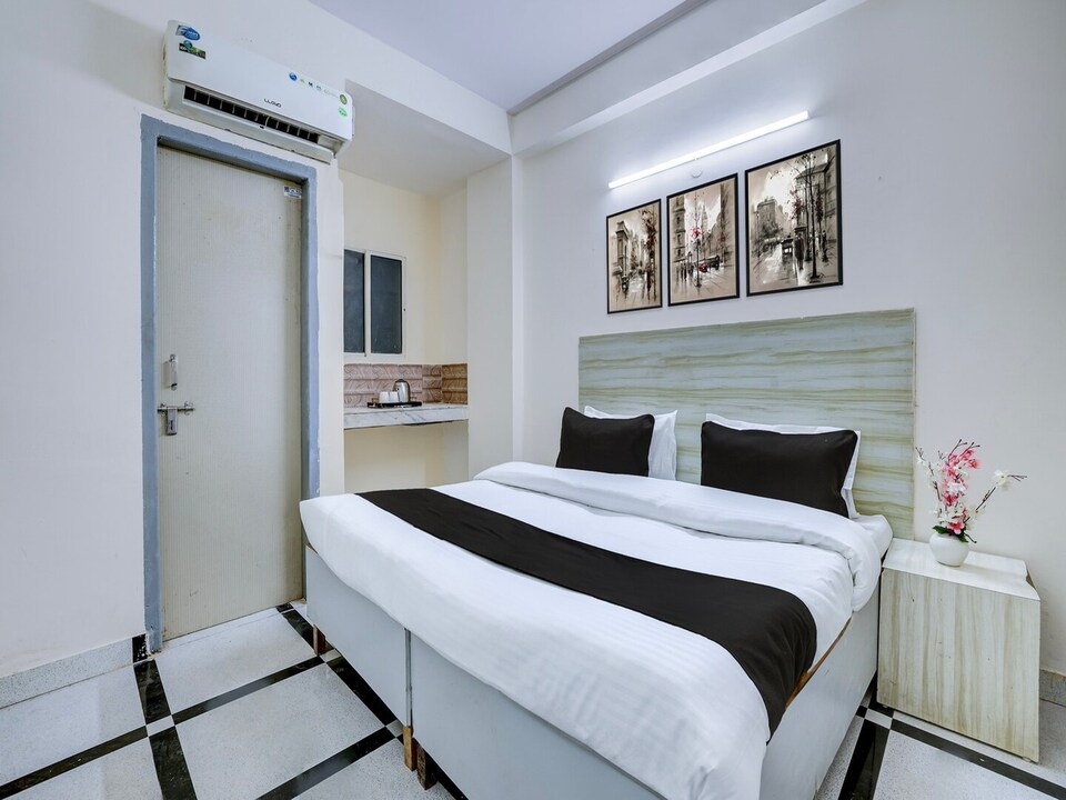 Classic Hotel O DLF Phase 1, Gurugram