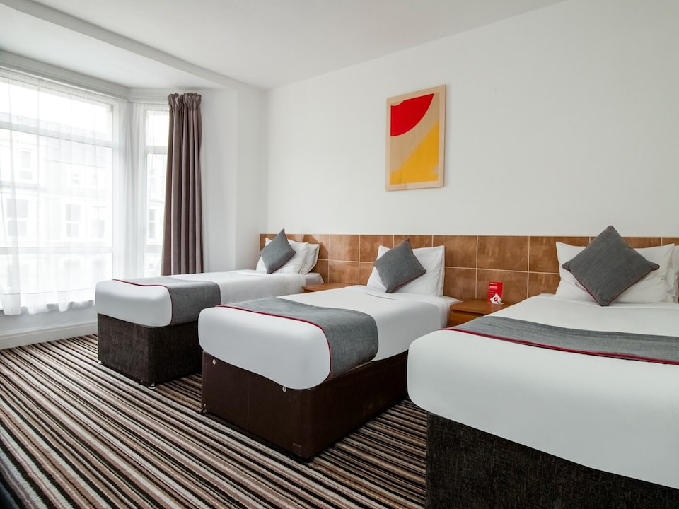 Standard Twin Room, Cardiff