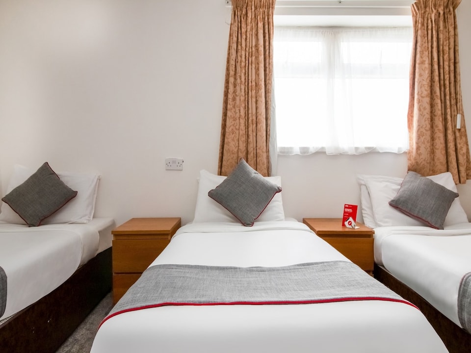 Superior Triple Room, Cardiff